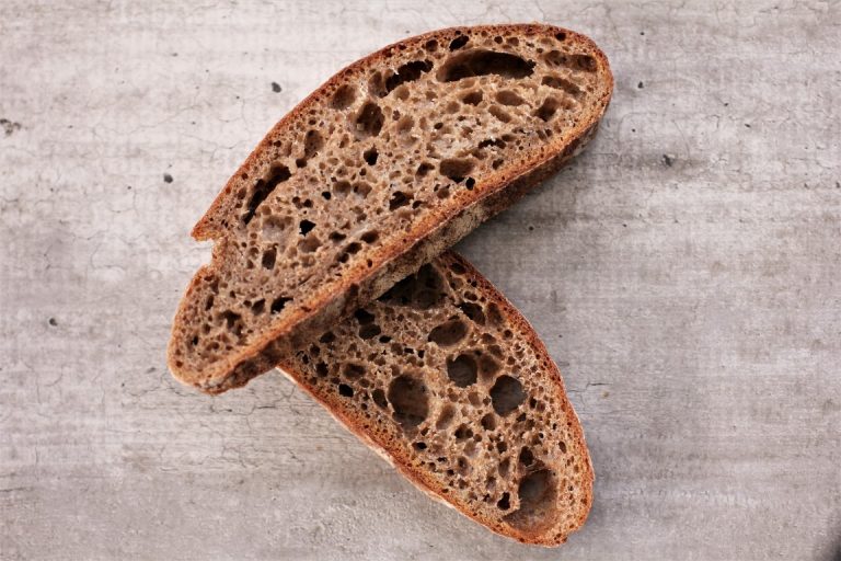 100% fullkorn i bröd behöver inte ge kompakta bröd!