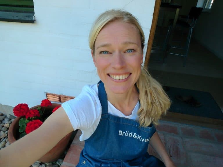 Fåfäng eller inte, jag är så glad för de nya bilderna i boken!